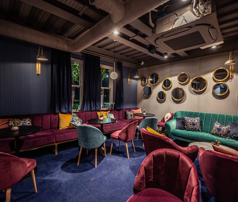 Lounge & Terrace